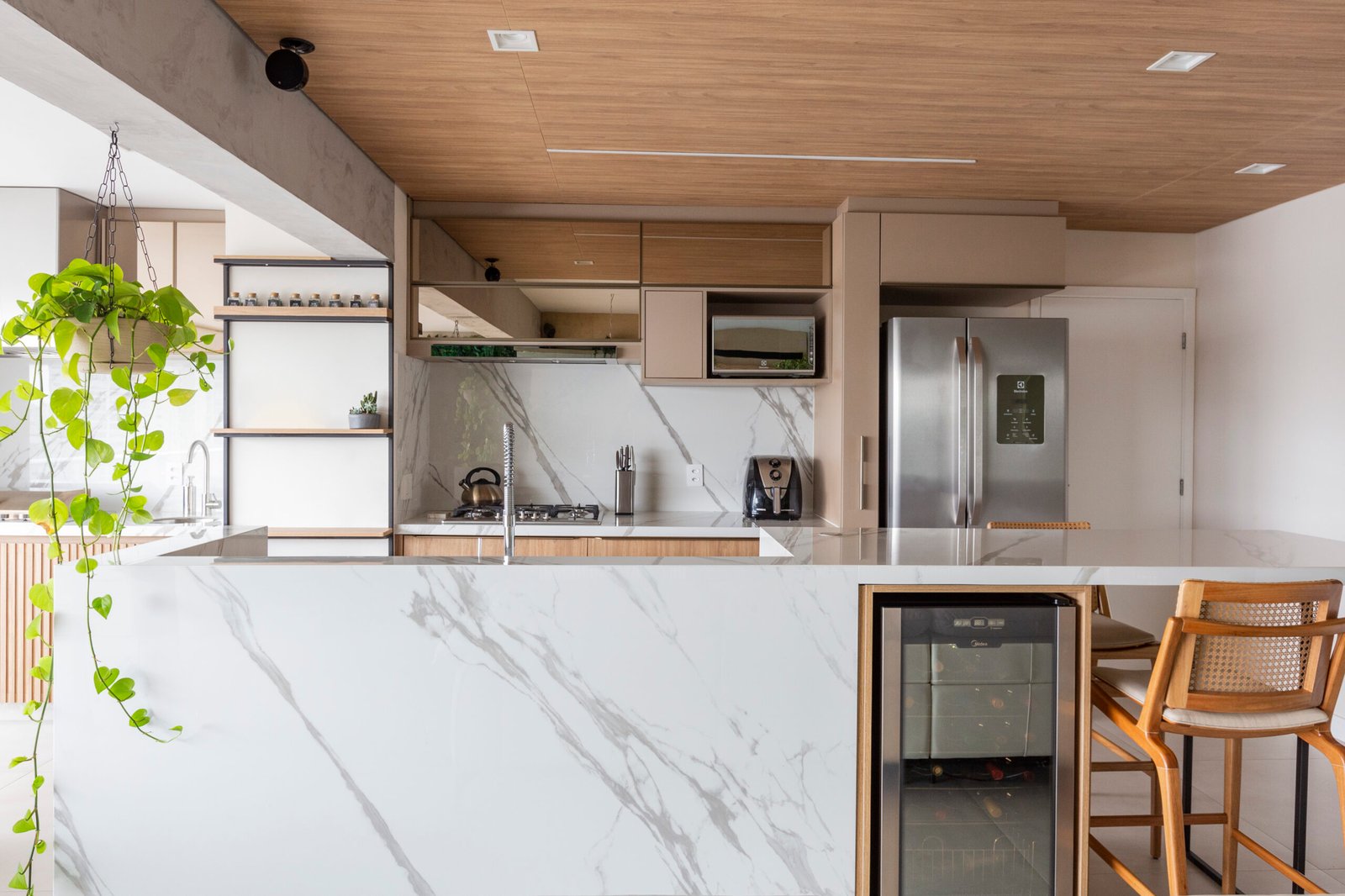 Backsplash ganha destaque e redefine o design das cozinhas