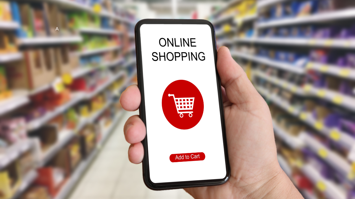 Mais da metade dos brasileiros prefere comprar pelo celular