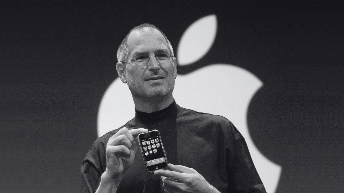 Apple se aproxima da sucessão de Tim Cook após 14 anos sem Jobs