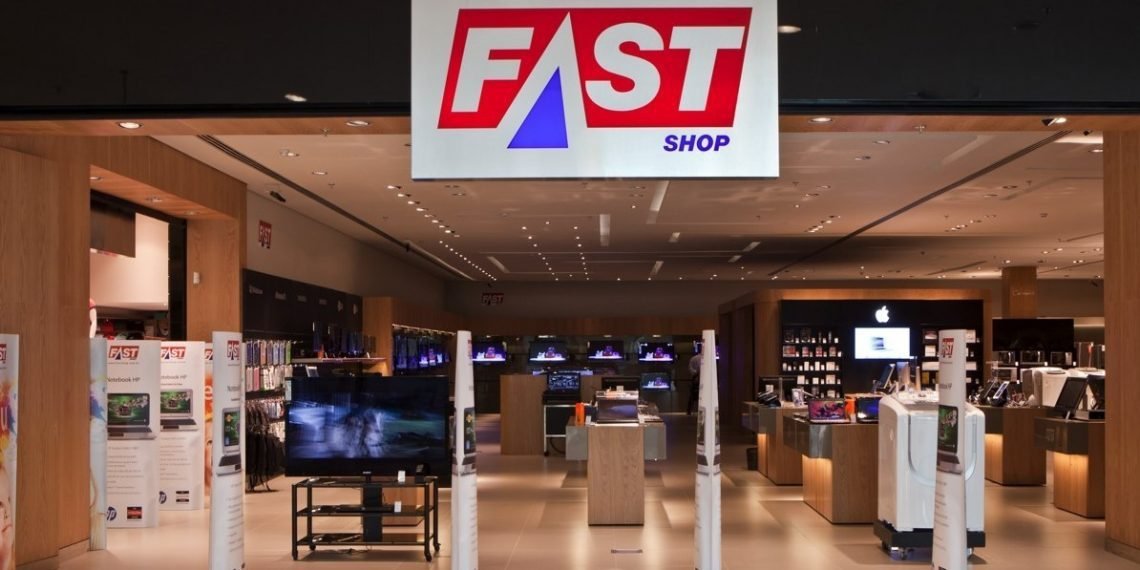 Fast Shop inaugura espaços exclusivos da Midea
