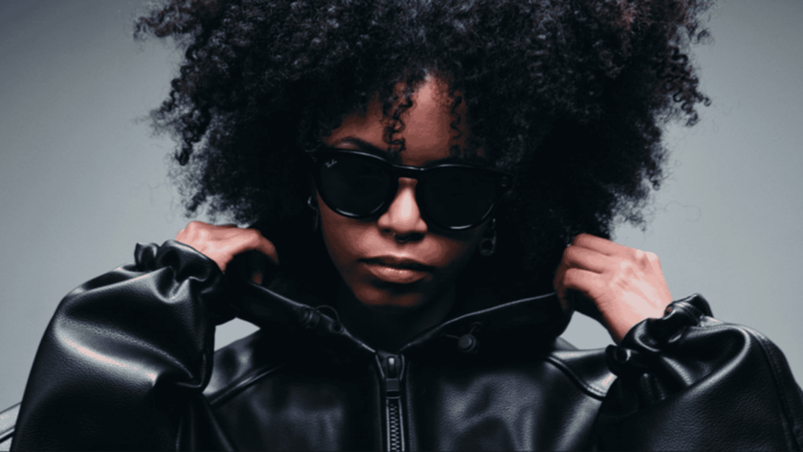 Ray-Ban lança óculos inteligentes no Brasil