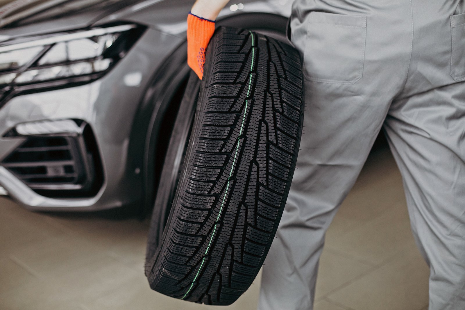 PneuStore lança guia prático para ajudar motoristas a escolher o pneu ideal