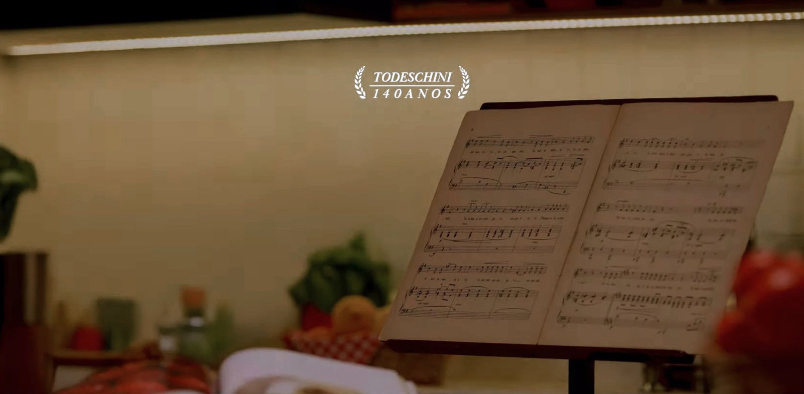 Todeschini celebra 140 anos com campanha que resgata a “alma da família”