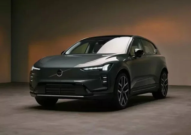 Volvo EX60 chega ao Brasil no fim de 2026