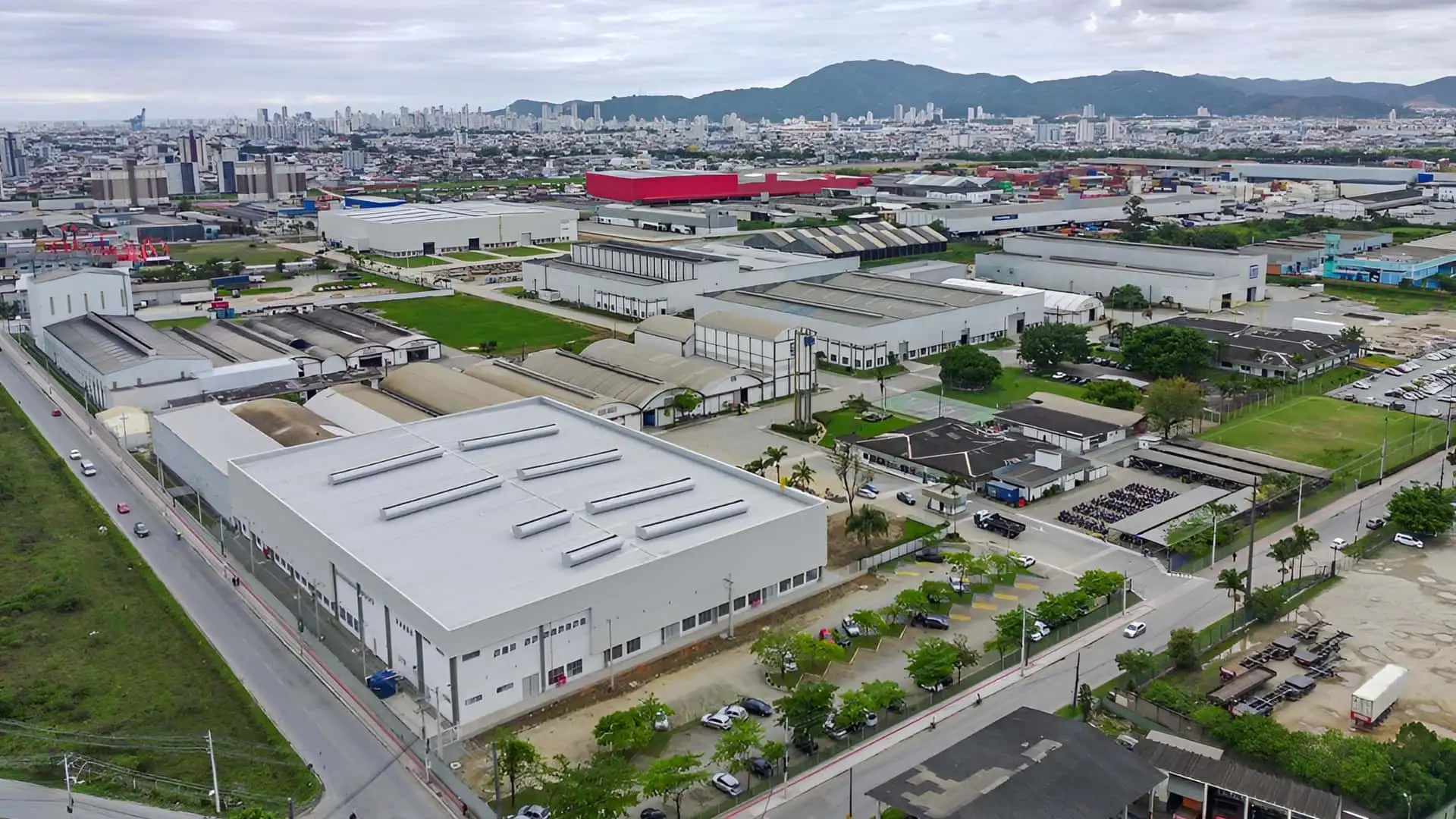 WEG vai construirá maior fábrica de baterias do Brasil