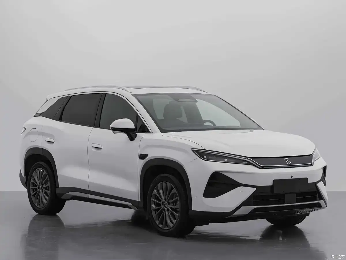 BYD prepara Song Ultra EV com 710 km de autonomia