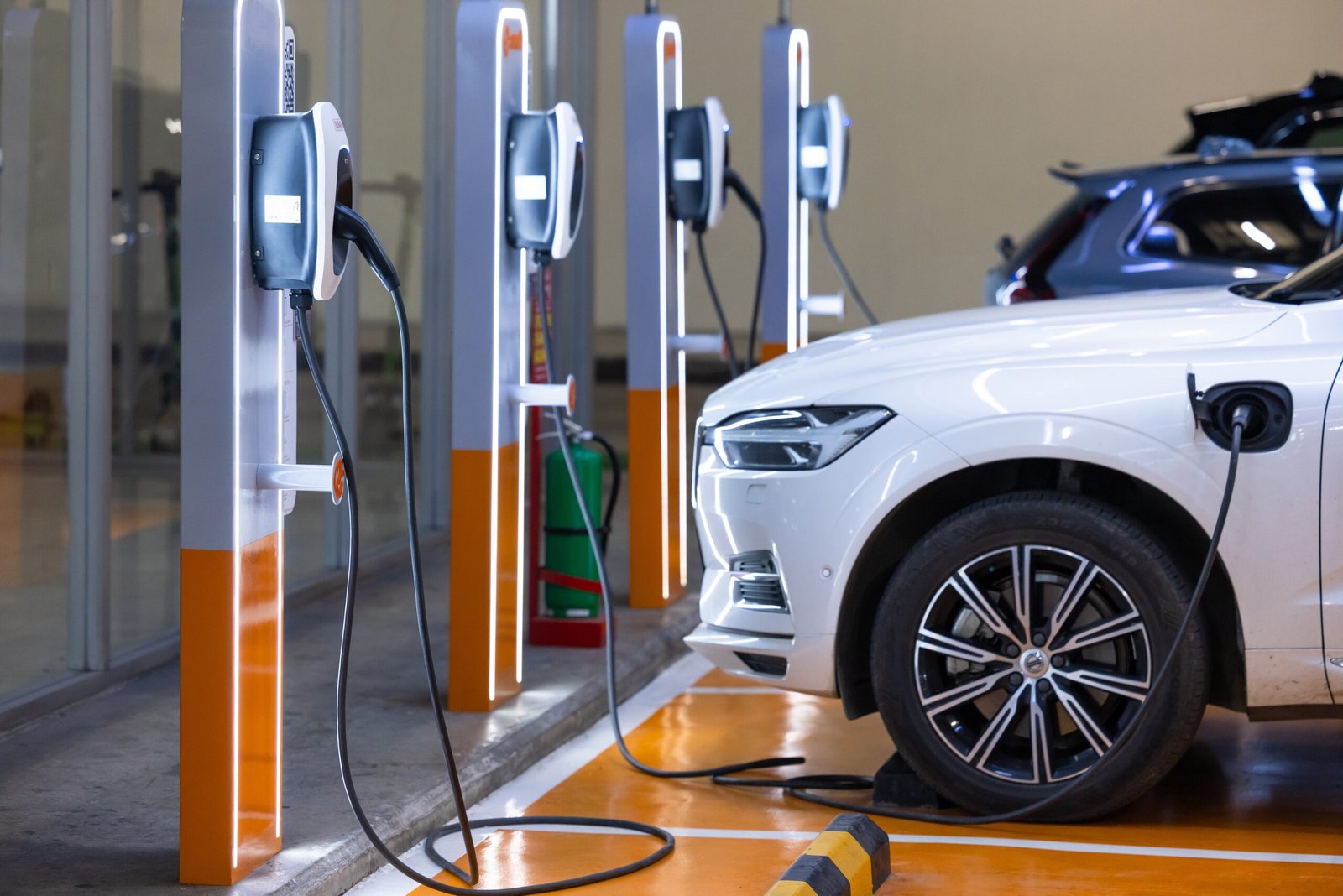 Carregadores de elétricos: como escolher o modelo ideal