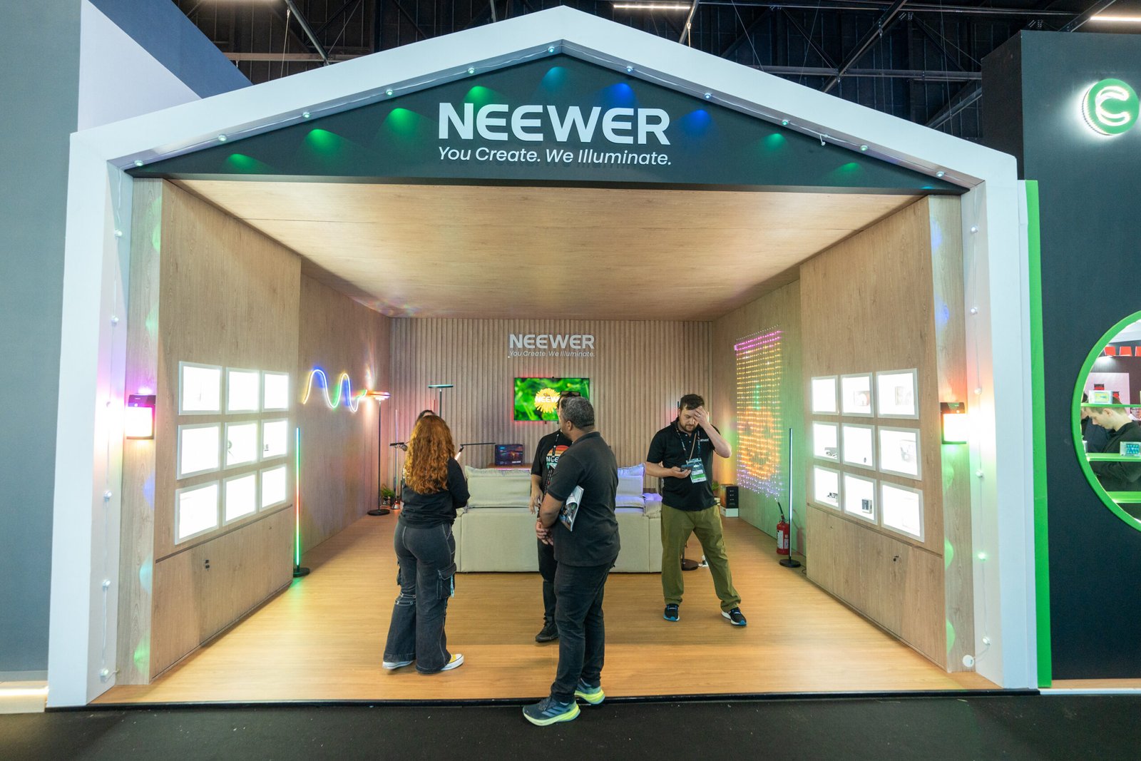 NEEWER chega ao Brasil por meio da Eletrolar Show