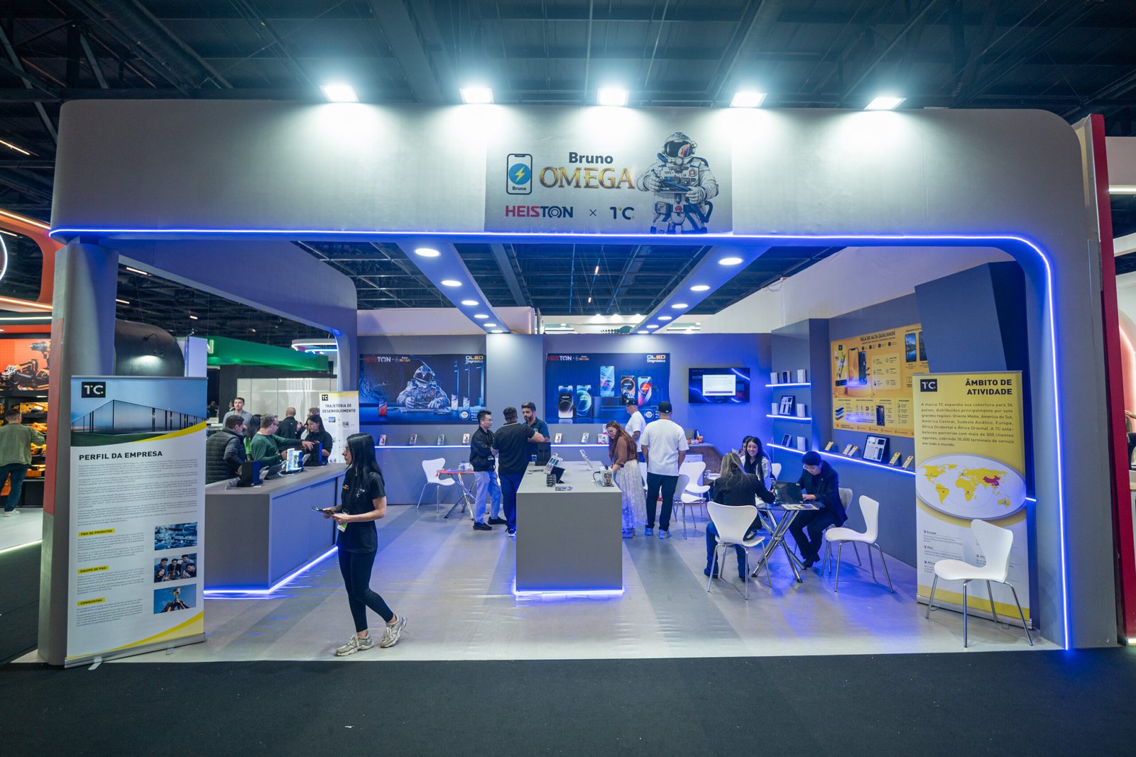 Bruno Ômega destaca telas Soft OLED na feira