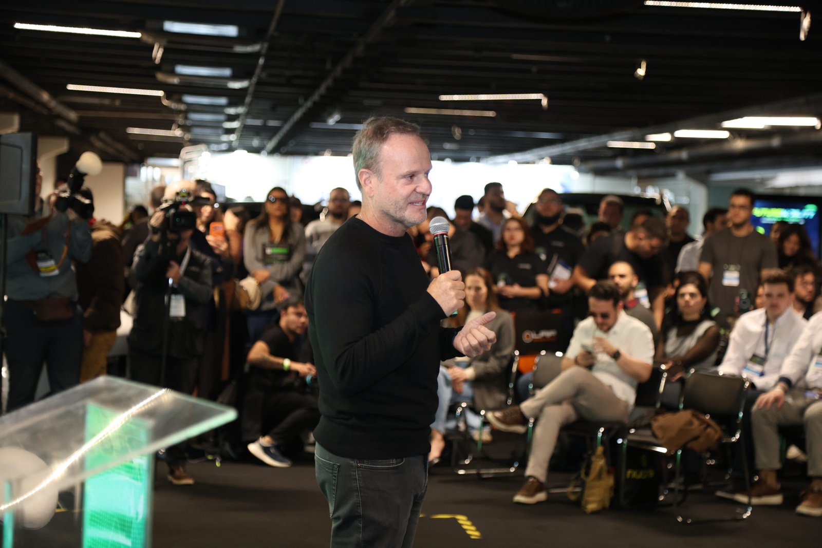 Rubens Barrichello relembra trajetória na Future Mobility 2026