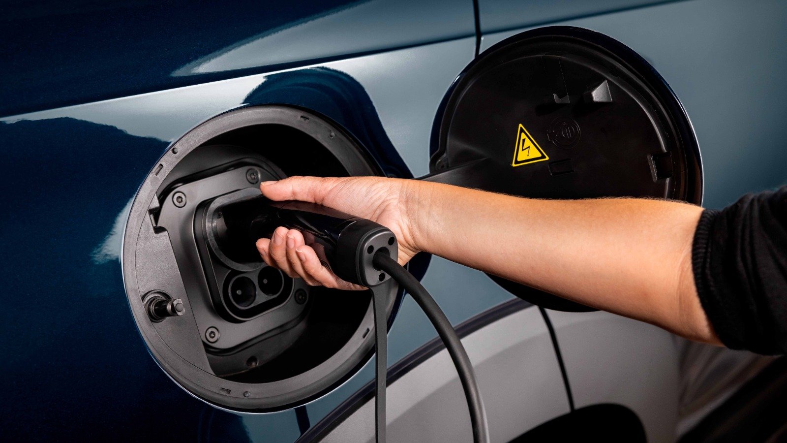 Cinco cuidados para viajar com carro elétrico nas férias de julho